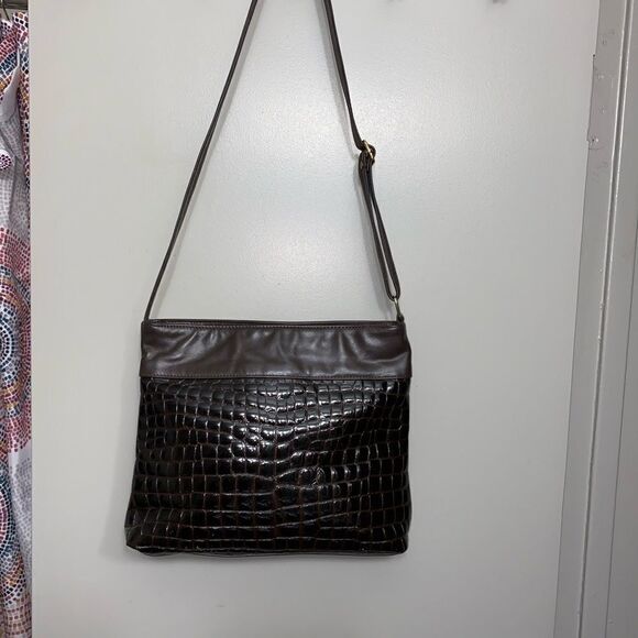 Valerie’s crocodile patent leather Cross body bag - Picture 3 of 11